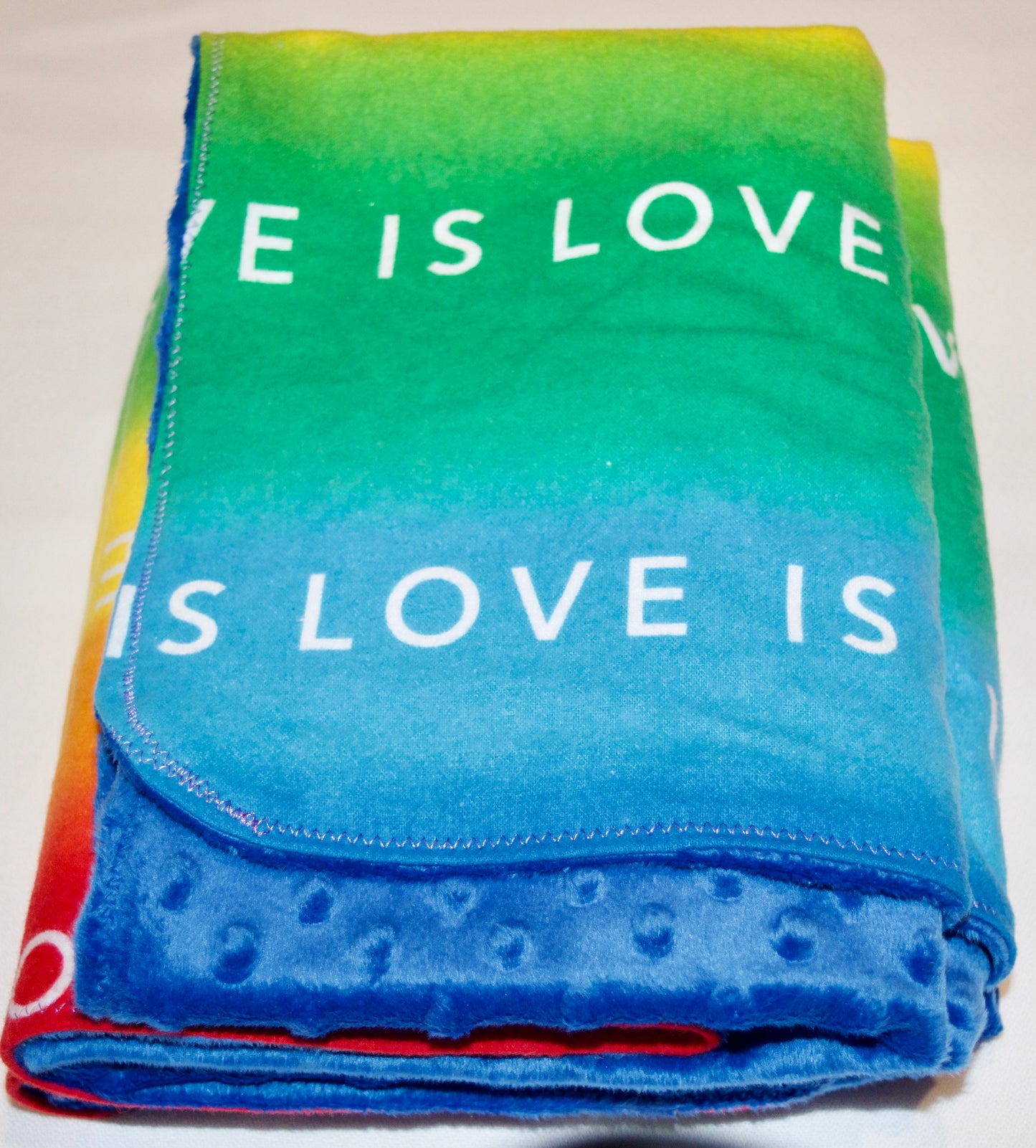 šBeautiful Rainbow Minky and Flannel Blanket