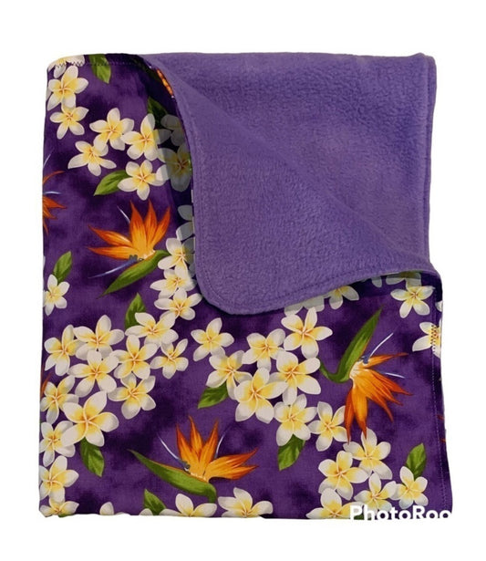 100% cotton Purple Hawaiian print with soft fleece backing baby/pet blanket👶🏽🐾