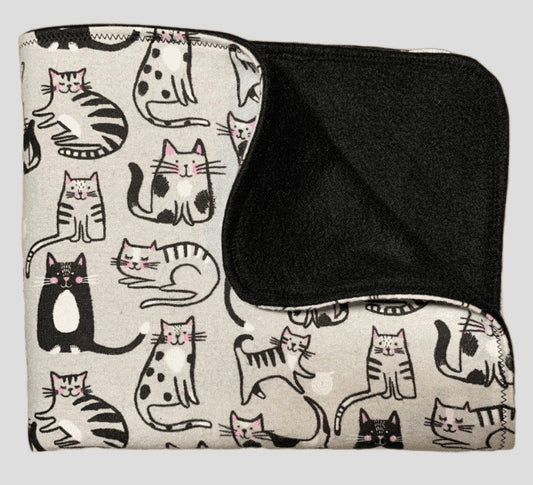 Adorable kitty print cuddle blanket