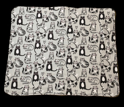 Adorable kitty print cuddle blanket