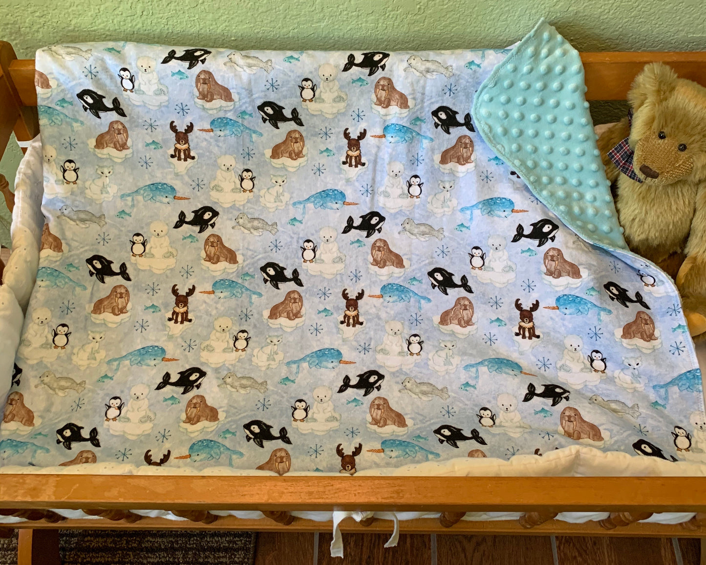 ❄️🐧Baby Arctic Animal print Minky and Flannel Crib Blanket