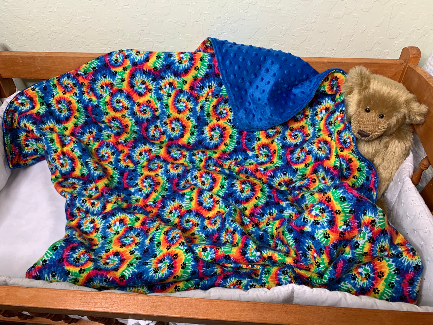 🌈🐾Tie Dyed and paw prints Minky and Flannel Crib blanket