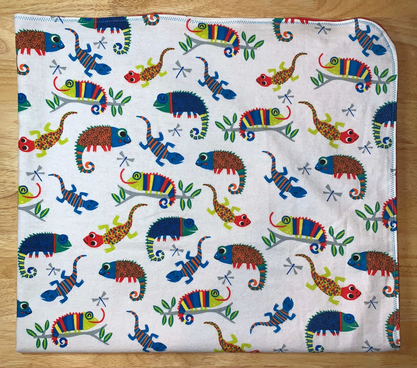 🦎Gecko print Minky and Flannel Crib blanket
