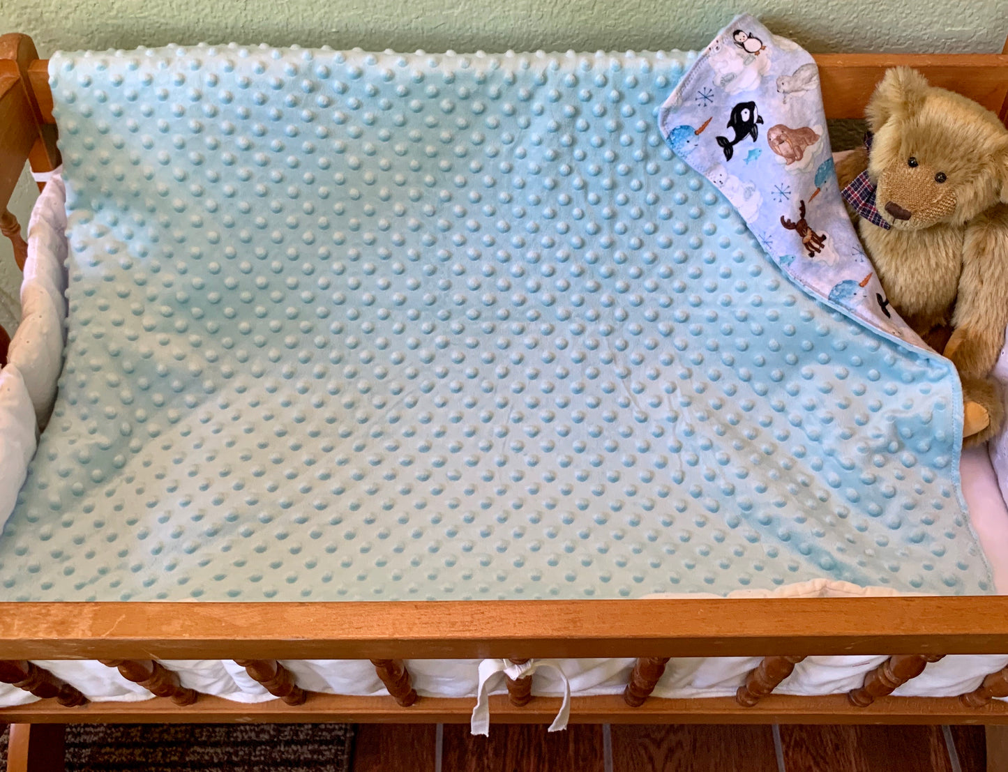 ❄️🐧Baby Arctic Animal print Minky and Flannel Crib Blanket