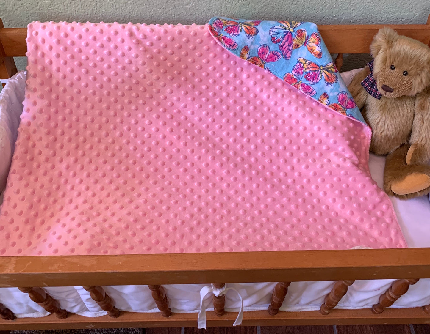 🦋Butterfly print Minky and Flannel Crib Blanket